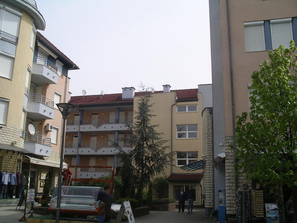 Centrum 2 Apartmanok Hévíz المظهر الخارجي الصورة